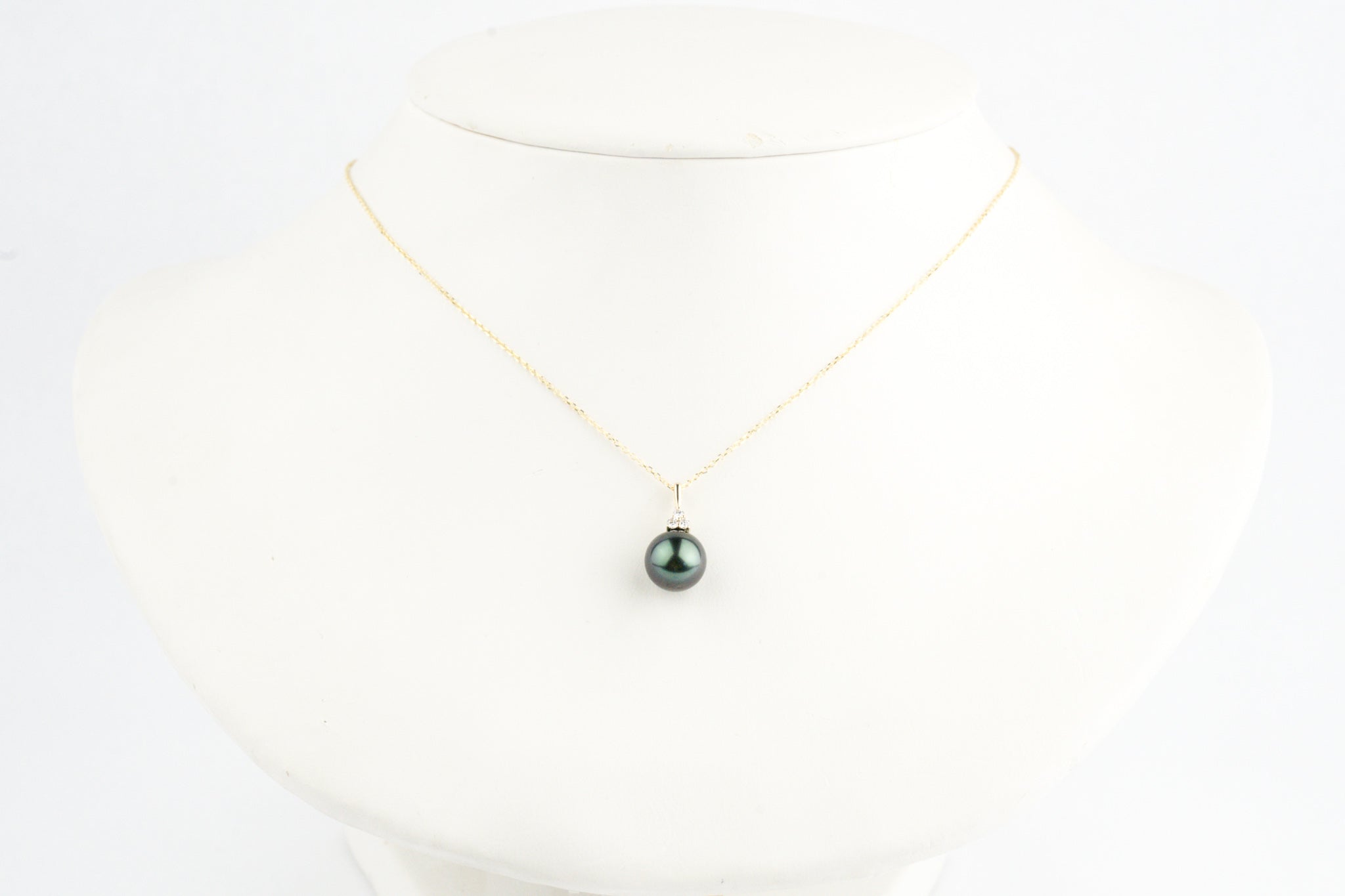 Lavender Green Tahitian Pearl & Diamond Toru Necklace on 14K Yellow Gold