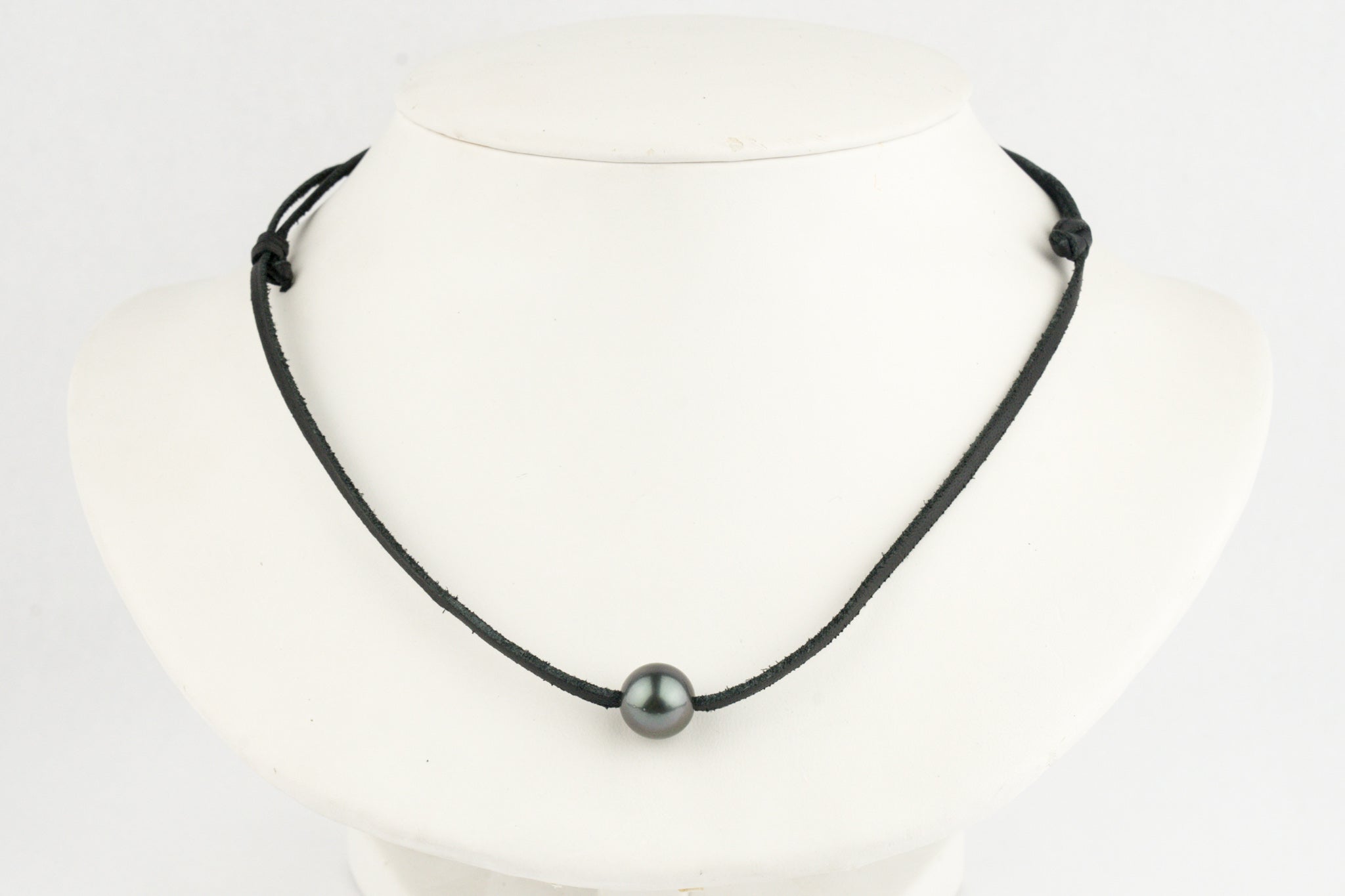 Tropical Midnight 11.3mm Super Mana Necklace