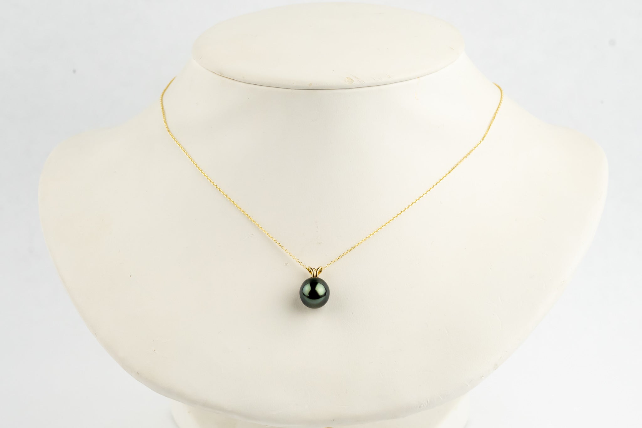 Luminous Green 9.5mm Tahitian Pearl I'a Necklace on 14K Yellow Gold