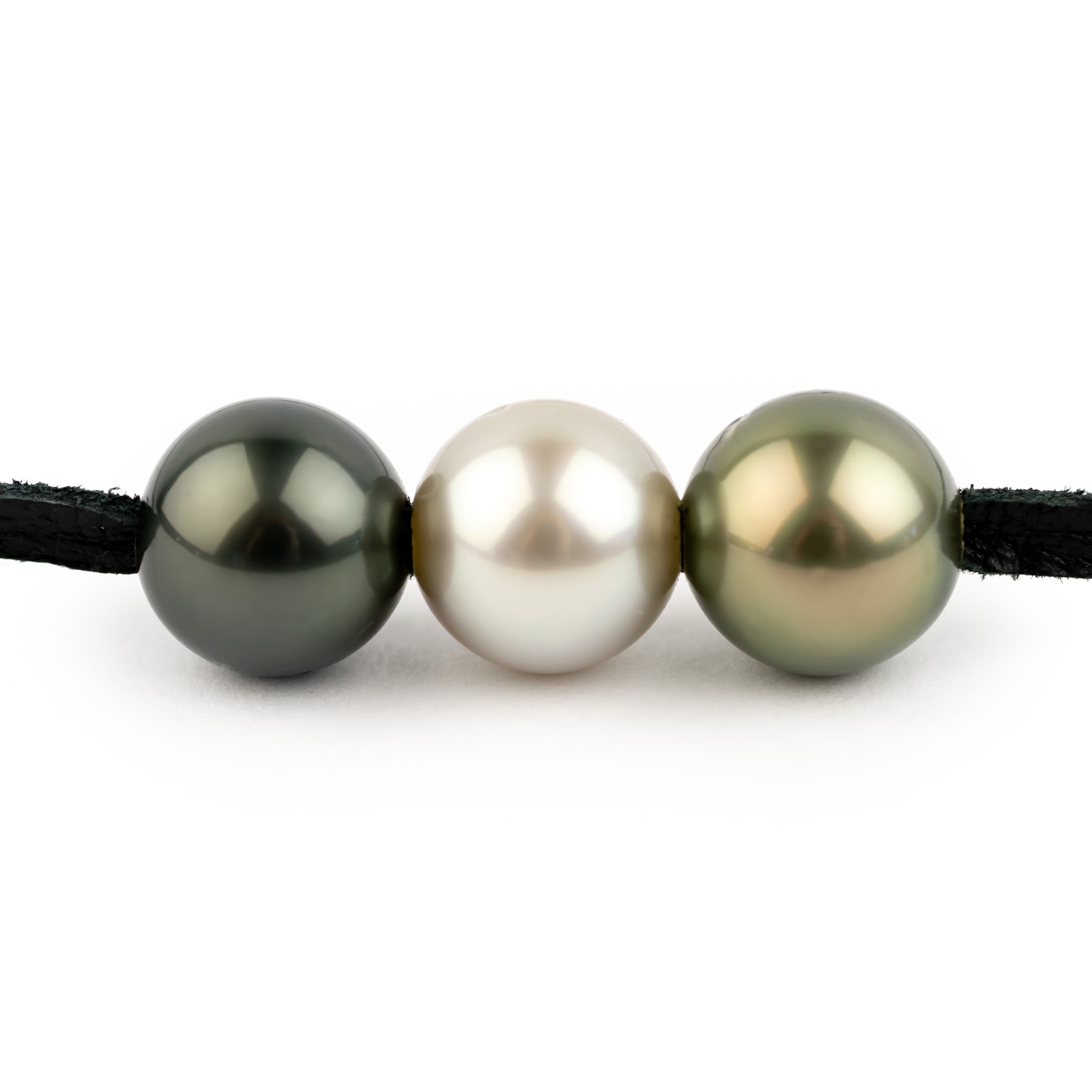 Golden Meadow 10-10.8mm Triple Eimeo Mana Necklace