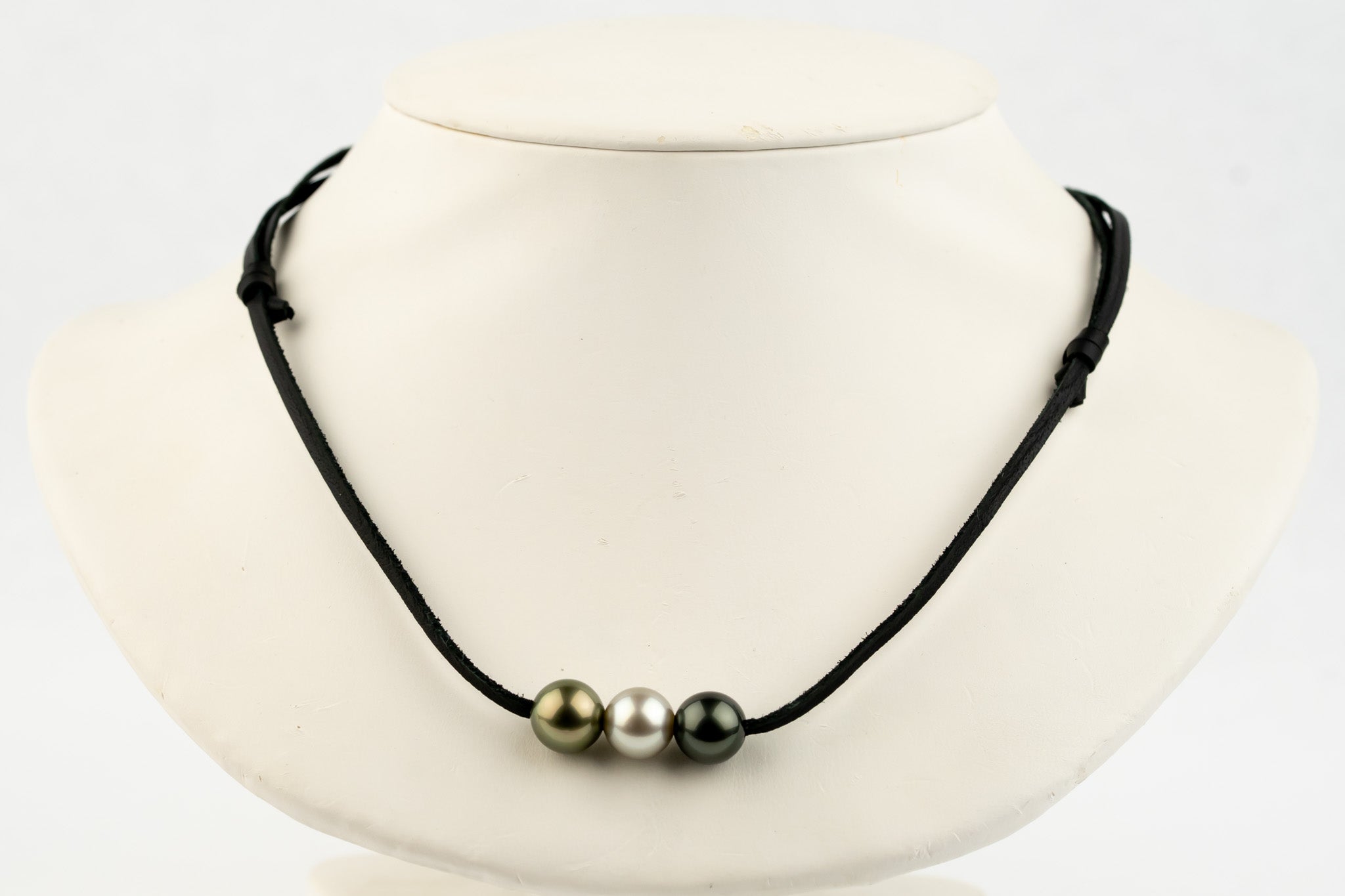 Golden Meadow 10-10.8mm Triple Eimeo Mana Necklace