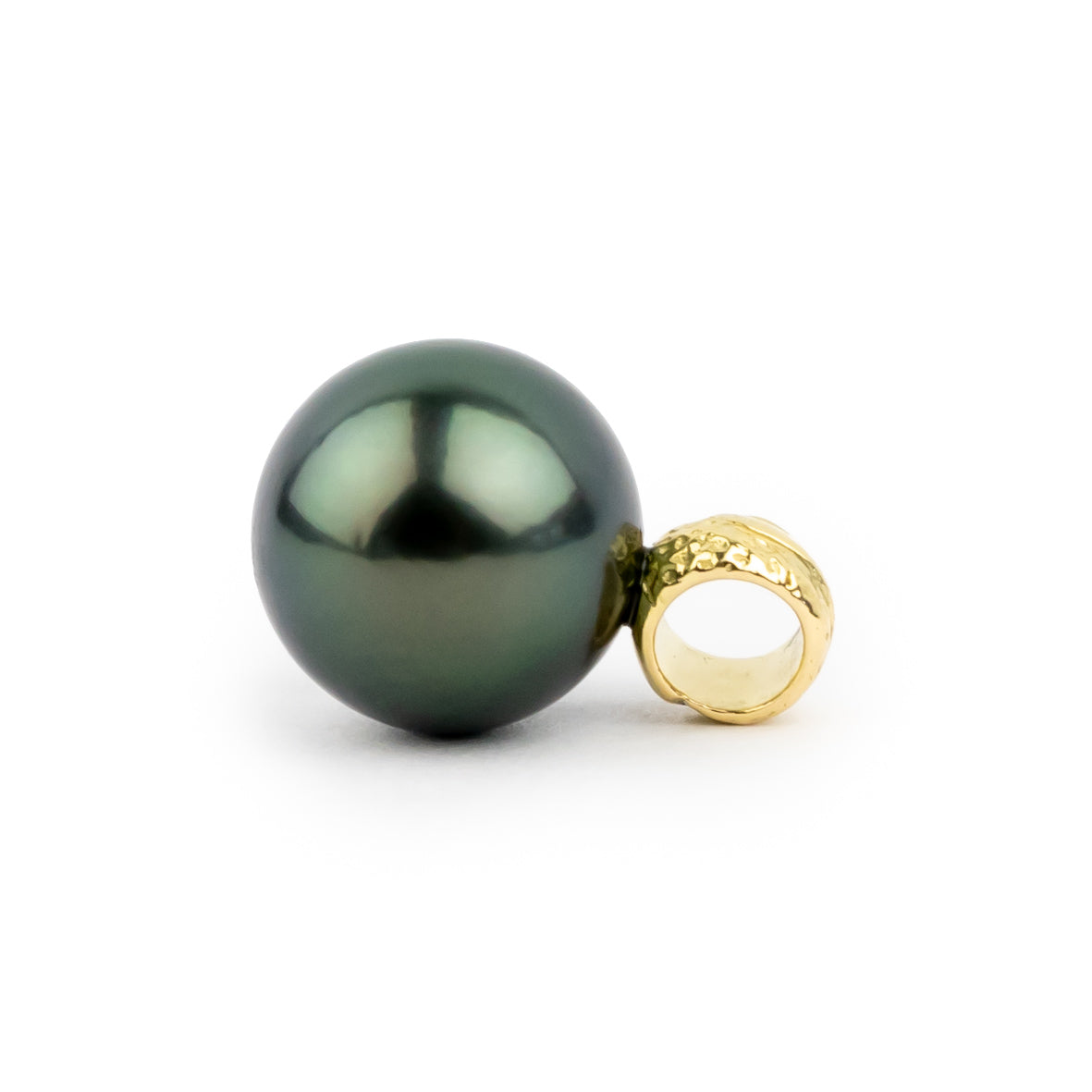 Color Shifting 11.4mm Tahitian Pearl Pendant on 18K Yellow Gold
