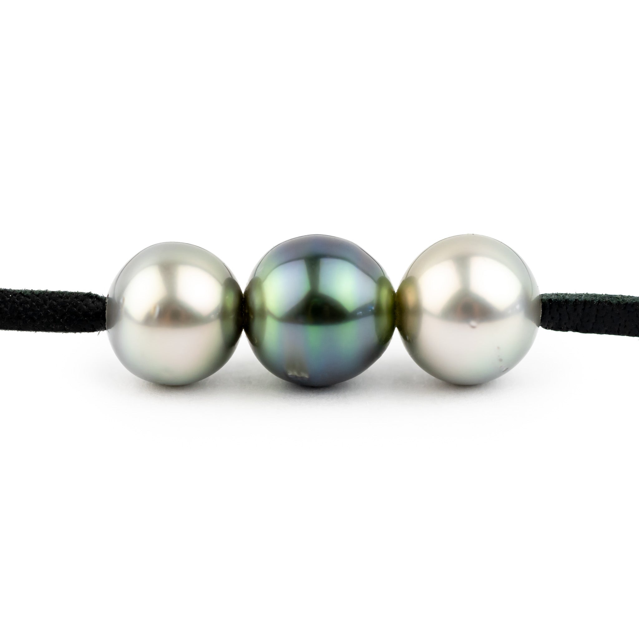 Arctic Sky 10-10.8mm Triple Eimeo Mana Necklace