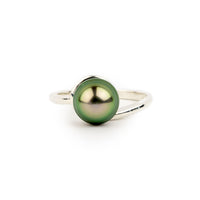 Dragon Fruit Circled 8.5mm Tahitian Pearl Swirl Ring on Sterling Silver