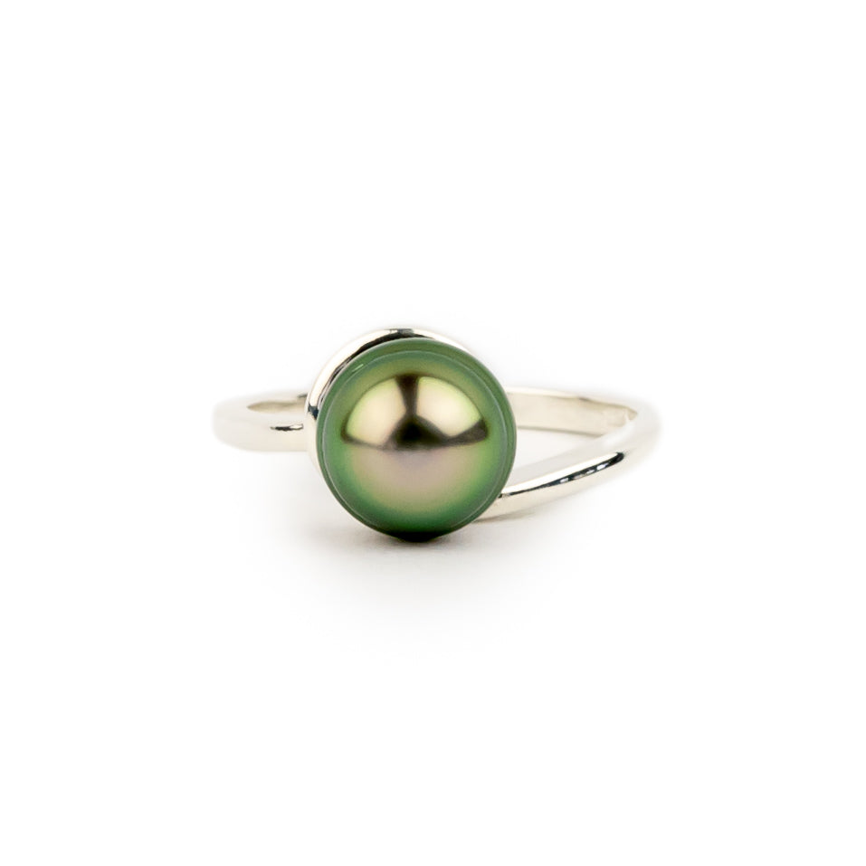 Dragon Fruit Circled 8.5mm Tahitian Pearl Swirl Ring on Sterling Silver