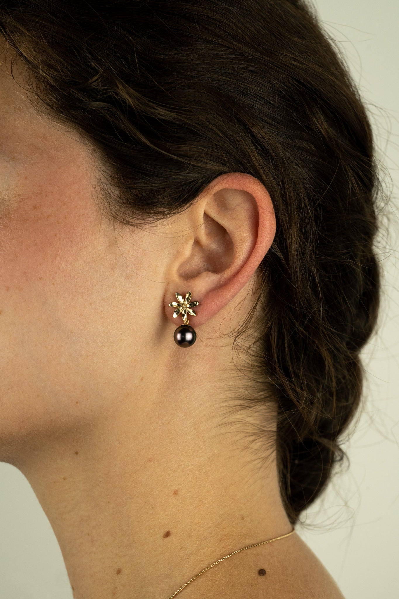 Tiaré 14K Gold Tahitian Pearl Dangle Earrings