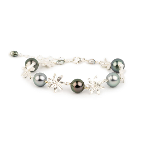 Tiaré Sterling Silver Tahitian Pearl Bracelet on a white background