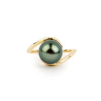 Color Shifting 10mm Tahitian Pearl Embrace Ring on 14k Yellow Gold