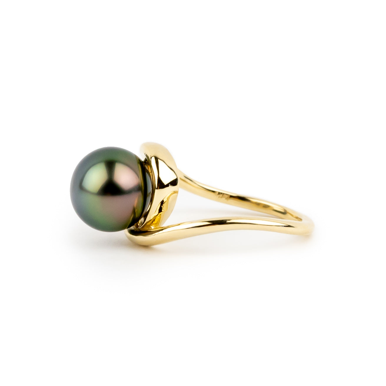 Color Shifting 10mm Tahitian Pearl Embrace Ring on 14k Yellow Gold