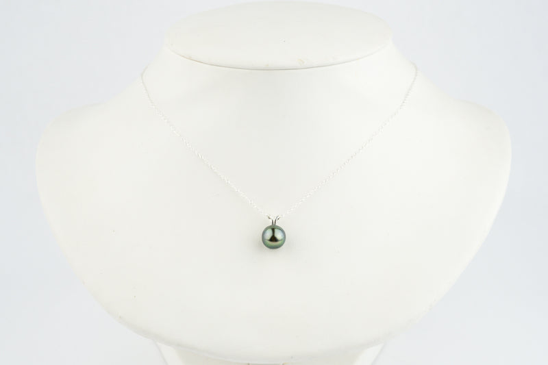 Blue-Green Peacock 9.2mm Tahitian Pearl I'a Necklace on Sterling Silver