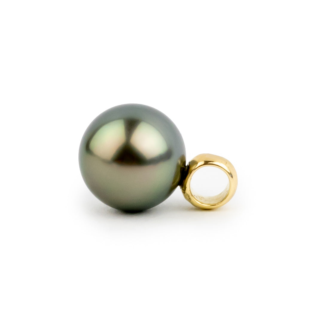 Shimmery Color Shifting 11.6mm Tahitian Pearl Pendant on 18K Yellow Gold