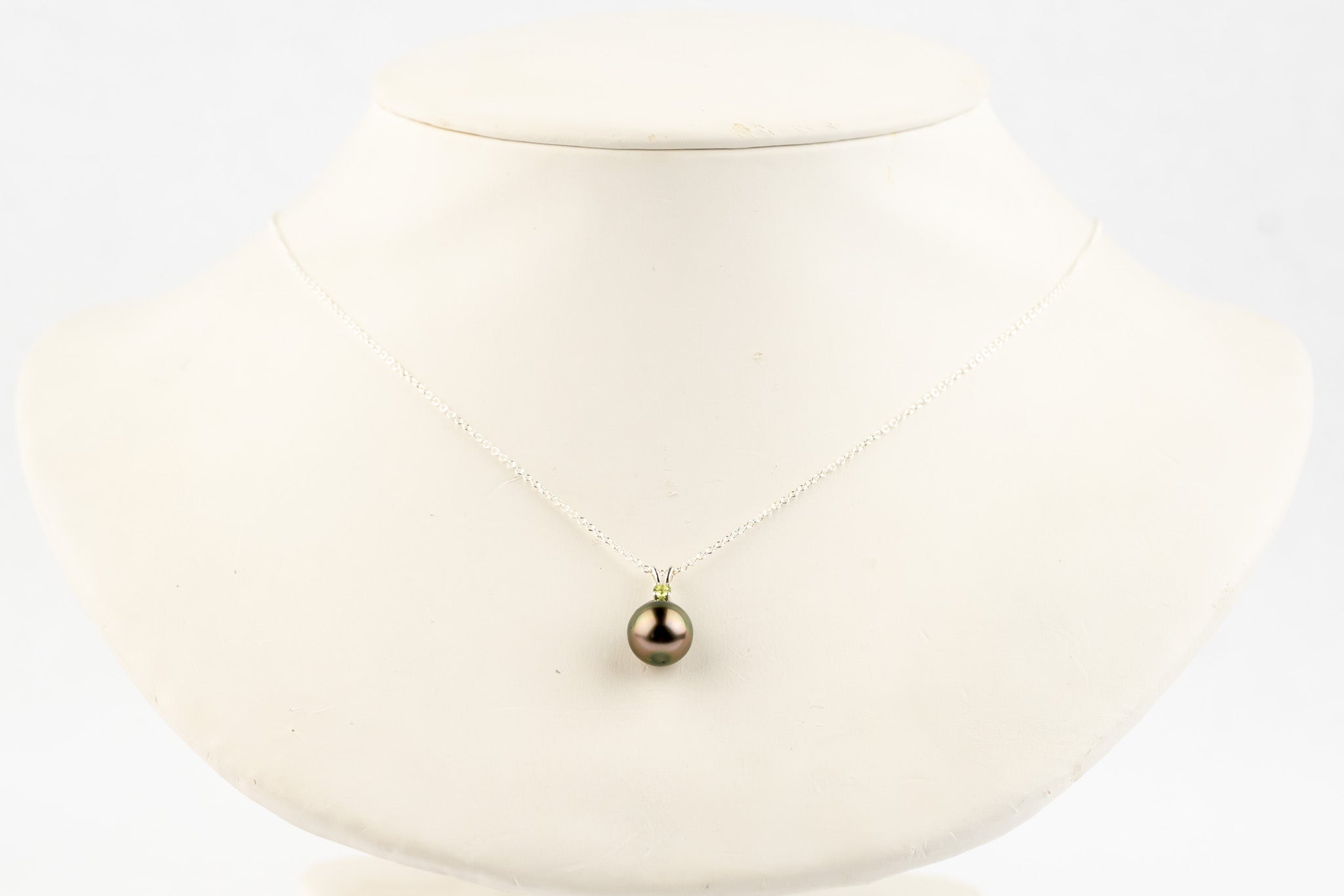 Pearl & Peridot Indigo Pink Green Étoile Necklace on Sterling Silver