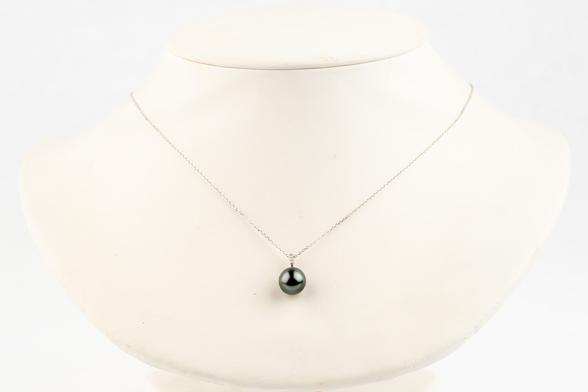 Steel Blue Tahitian Silvery Pearl & Diamond Éclat Necklace on 14KWG