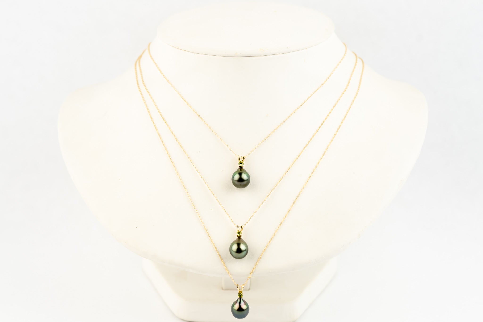 Tahitian Pearl & Peridot Forest Green Étoile Necklace on 10K Gold