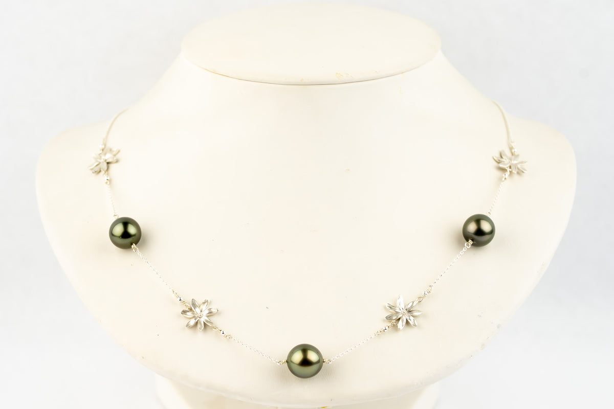 Golden Green Tiaré Tin-Cup Tahitian Pearl Necklace on Sterling Silver