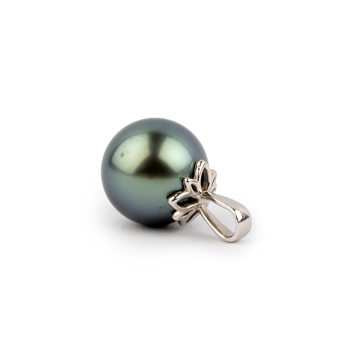 Shimmery Blue 9.2mm Tahitian Pearl Marguerite Pendant on 14K White Gold