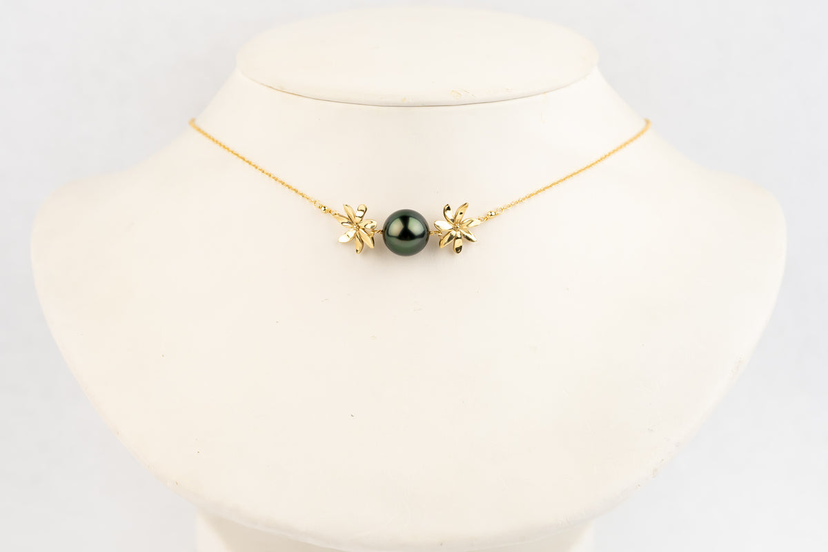 Deep Green Tiare Choker Necklace on 14k Yellow Gold