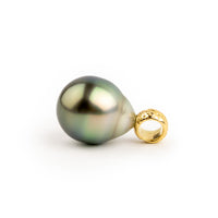 Green Ombré 11.7mm Tahitian Pearl Pendant on 18K Yellow Gold