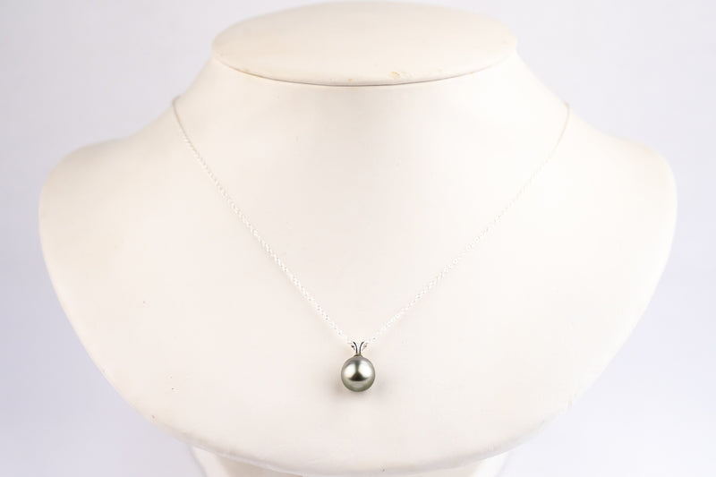 Dark Silvery 9.3mm Tahitian Pearl I'a Necklace on Sterling Silver