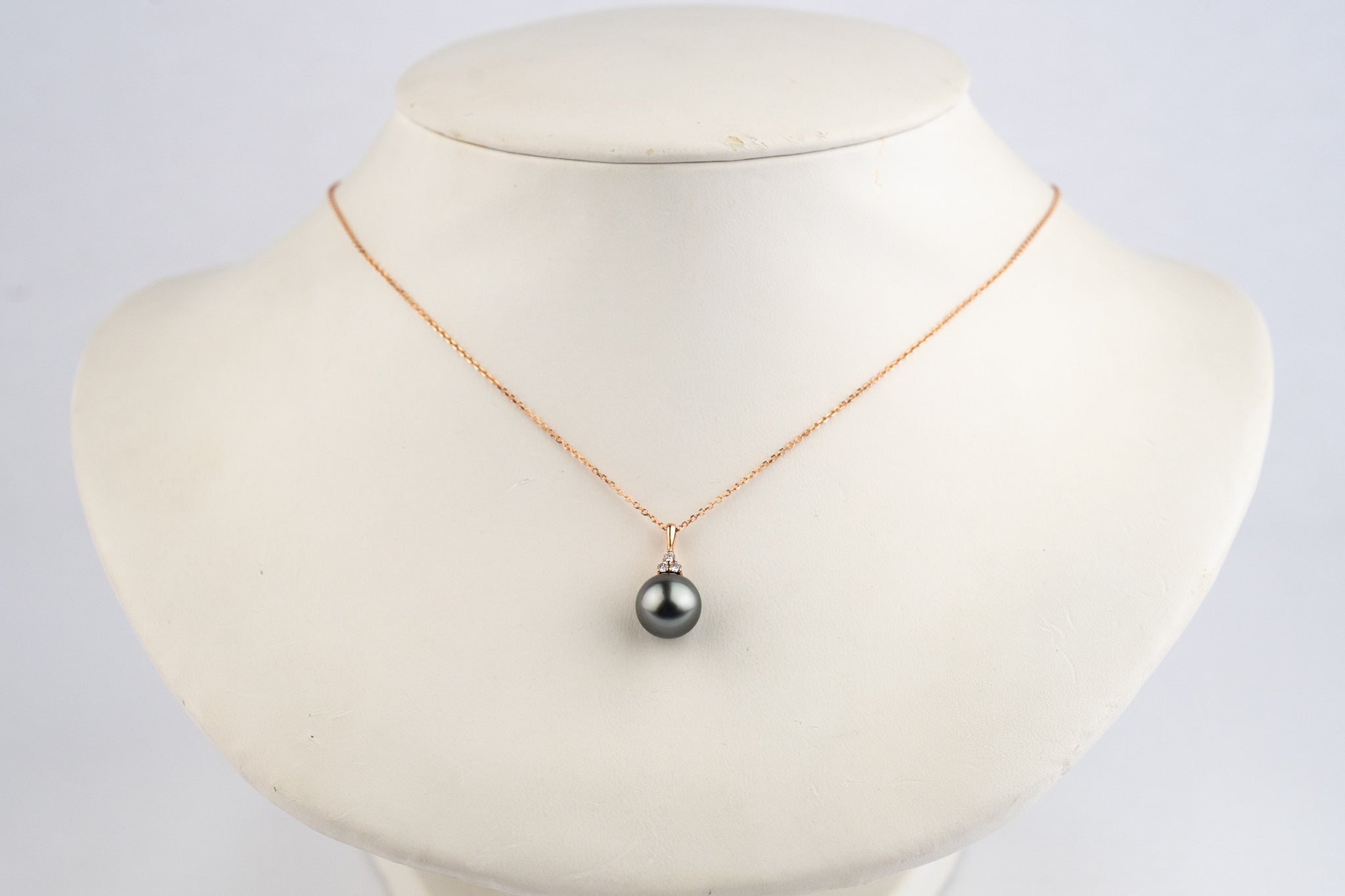 Silvery Lavender Tahitian Pearl & Diamond Toru Necklace on 14K Rose Gold