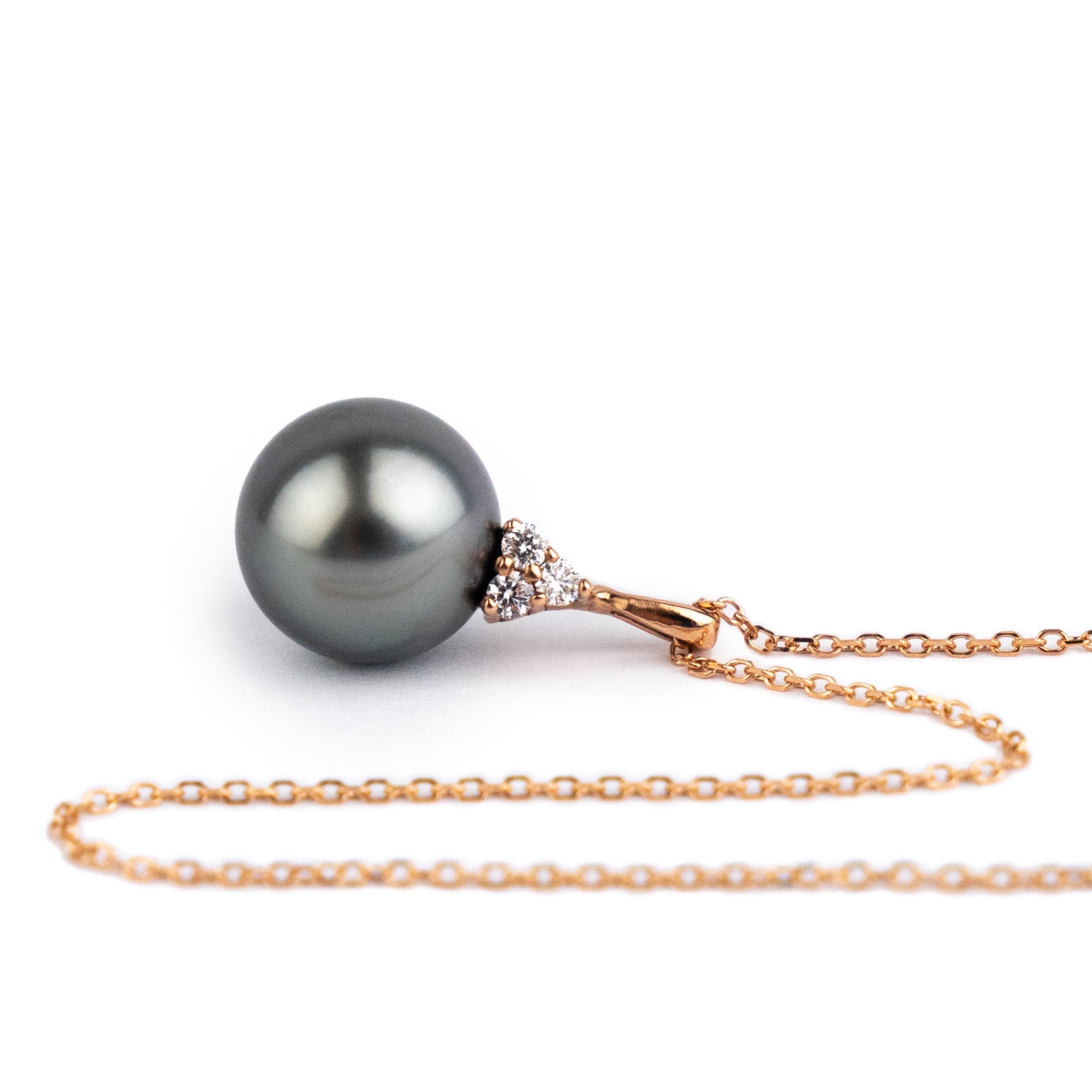 Silvery Lavender Tahitian Pearl & Diamond Toru Necklace on 14K Rose Gold
