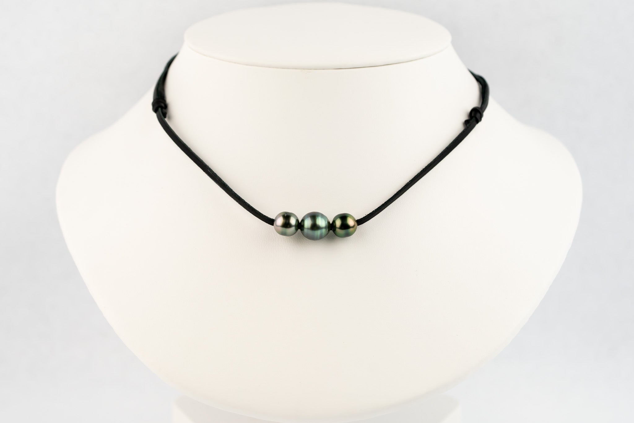 Blue Green Peacock Circled 9-10.8mm Triple Eimeo Mana Necklace