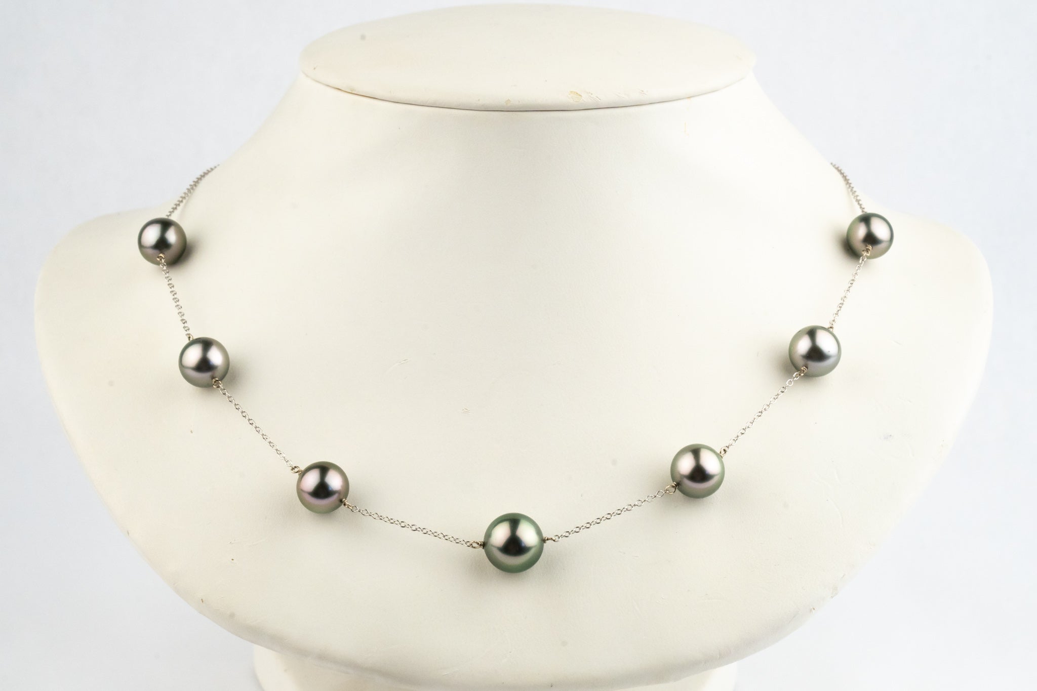 Silvery Pink-Green Tahitian Pearl Tin-Cup Necklace on 14k White Gold