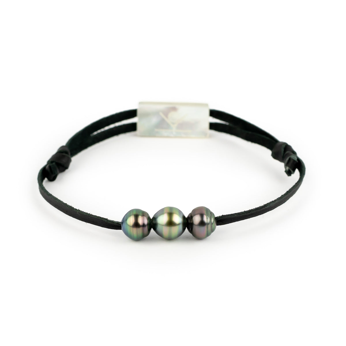 Intense Fuchsia Blue Circled 8.2-8.7mm Triple Mana Bracelet