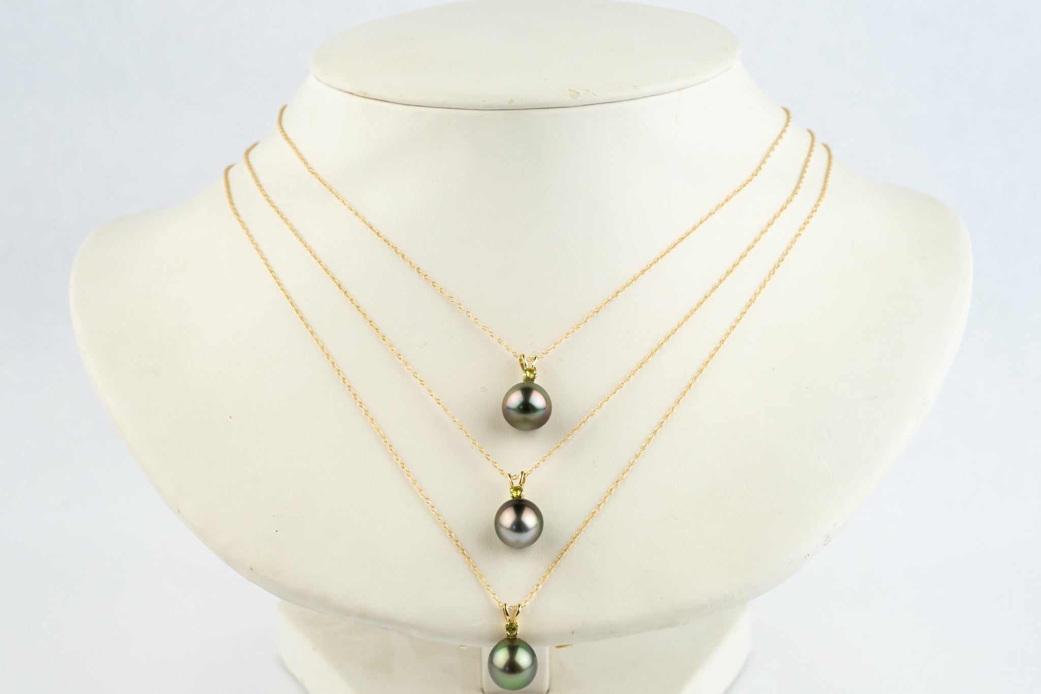 Tahitian Pearl & Peridot Pastel Rainbow Étoile Necklace on 10K Gold