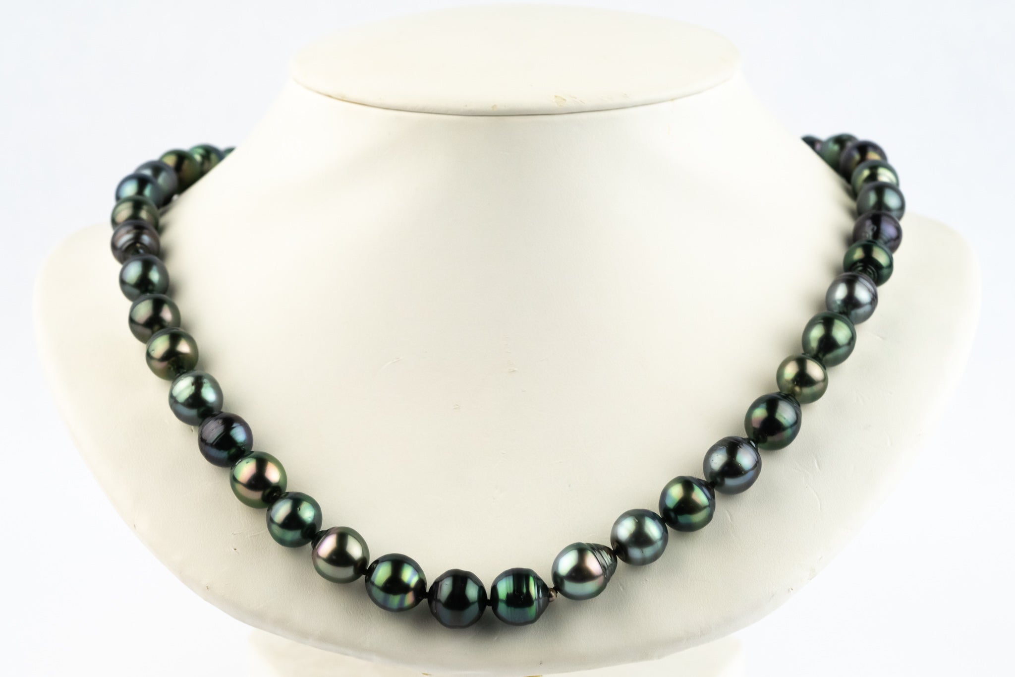 Underwater Love 9-11.2mm Circled Tahitian Pearl Strand