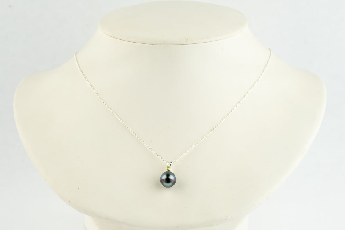 Tahitian Pearl & Peridot Sky Blue Étoile Necklace on Sterling Silver