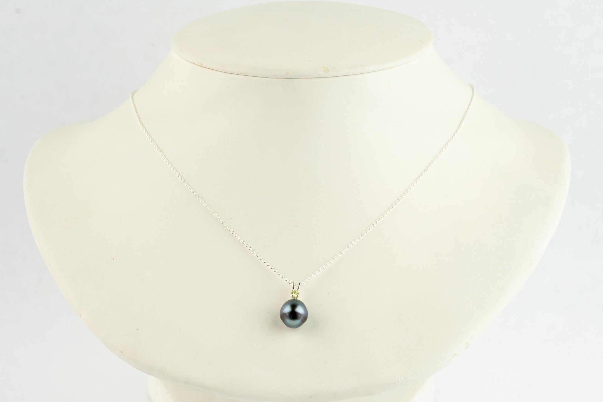 Tahitian Pearl & Peridot Sky Blue Étoile Necklace on Sterling Silver