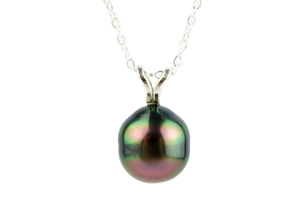 Bright Circled 9mm Tahitian Pearl Necklace on Sterling Silver