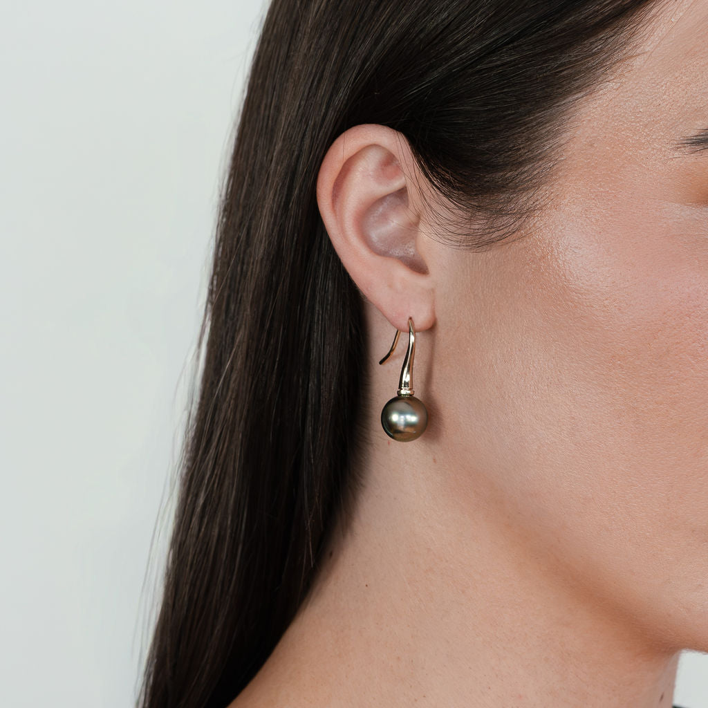 Aubergine Green 12.2mm Matau Tahitian Pearl Earrings