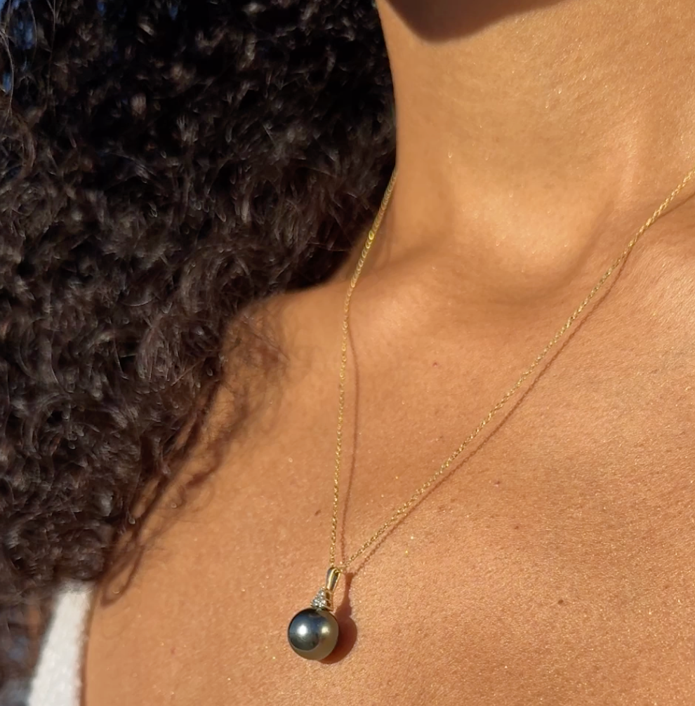 Indigo Peacock Tahitian Pearl & Diamond Toru Necklace on 14K Yellow Gold