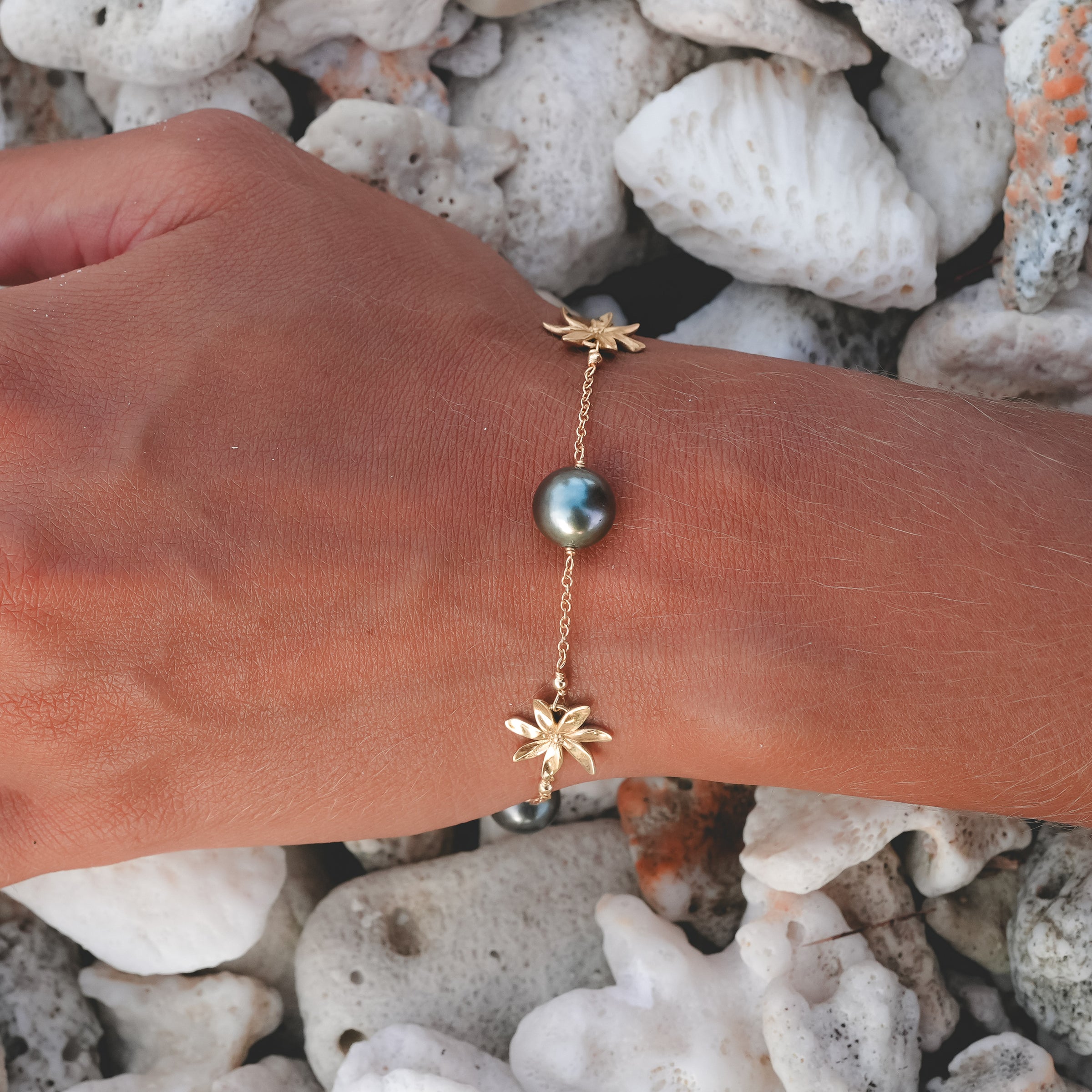 Sky Blue Tiaré Tahitian Pearl Tin Cup Bracelet on 14k Yellow Gold