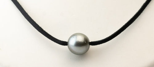 14.5 silver Tahitian pearl necklace on kangaroo leather