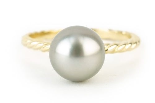 Light silver gray Tahitian pearl ring on 14k gold rope setting